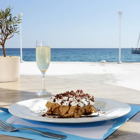 Aphrodite & Ξενοδοχείο